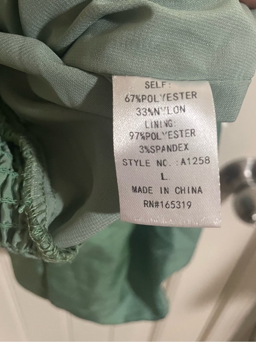 Off-Shoulder Green Puff-Sleeve Crop Top - Picture 7 of 7